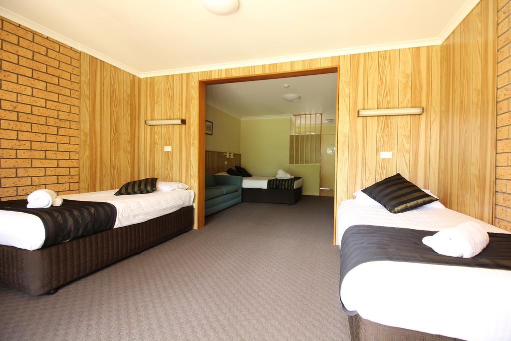 אדמינבי Snowy Mountains Resort And Function Centre חדר תמונה