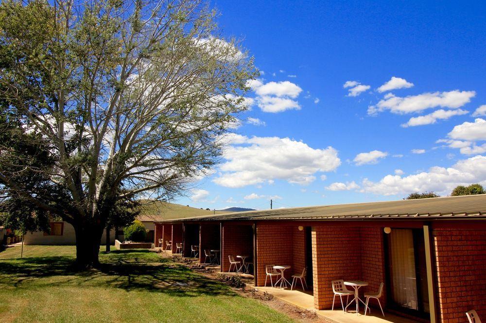 אדמינבי Snowy Mountains Resort And Function Centre מראה חיצוני תמונה