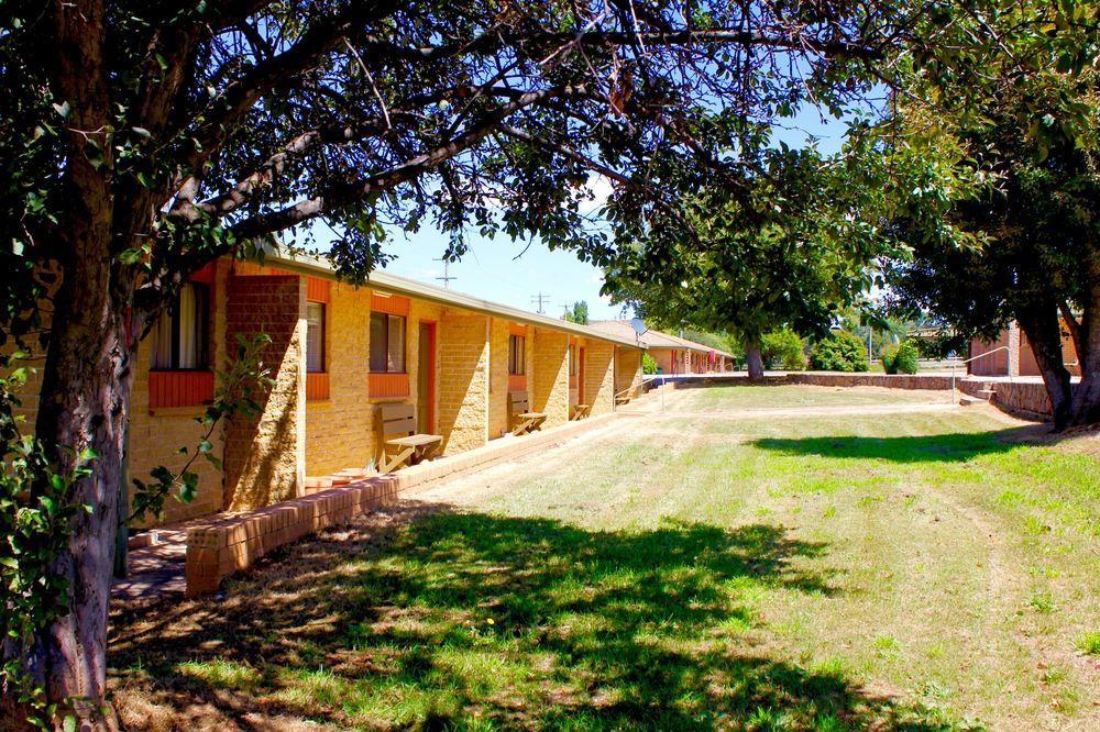 אדמינבי Snowy Mountains Resort And Function Centre מראה חיצוני תמונה