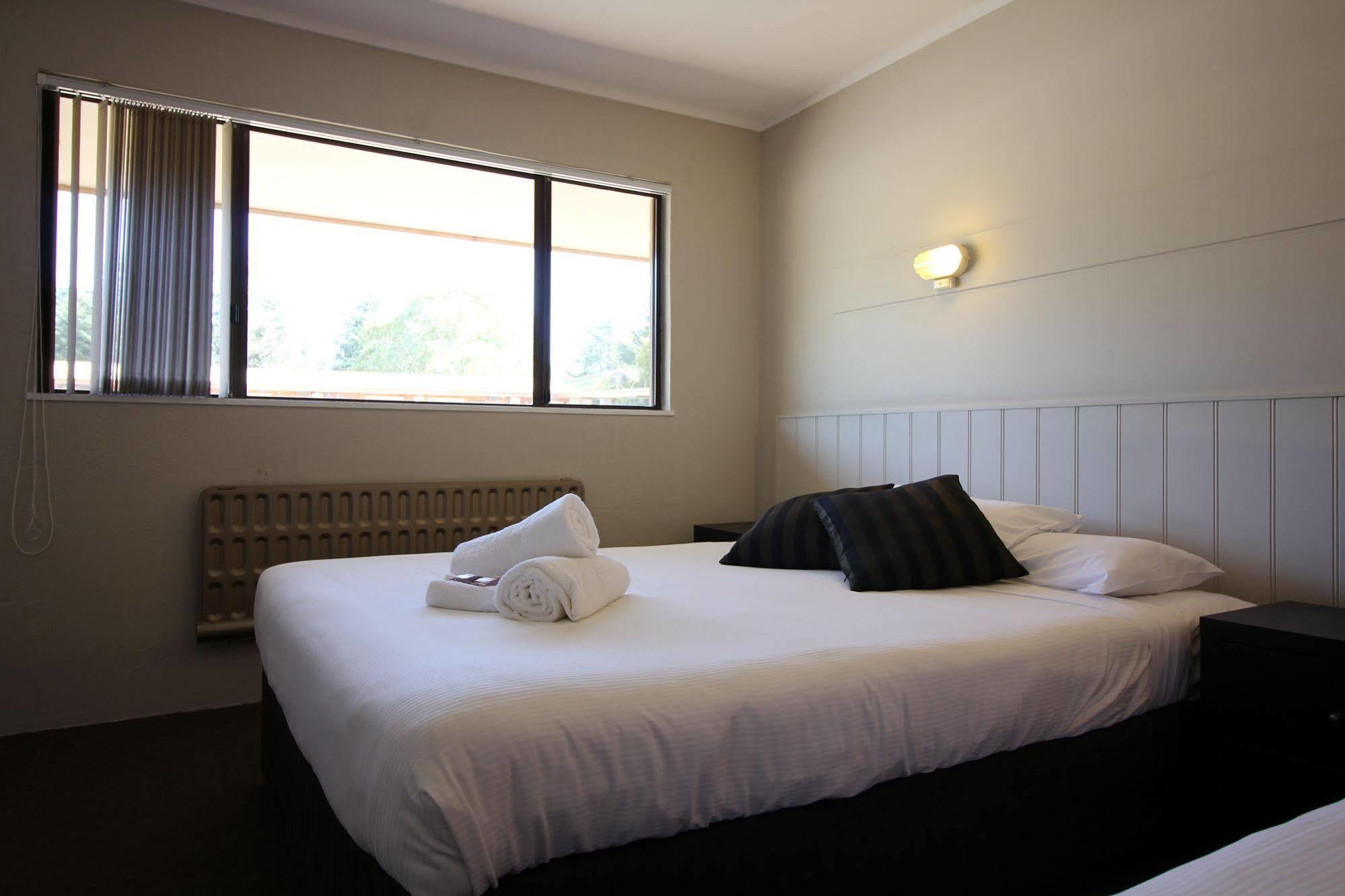 אדמינבי Snowy Mountains Resort And Function Centre מראה חיצוני תמונה