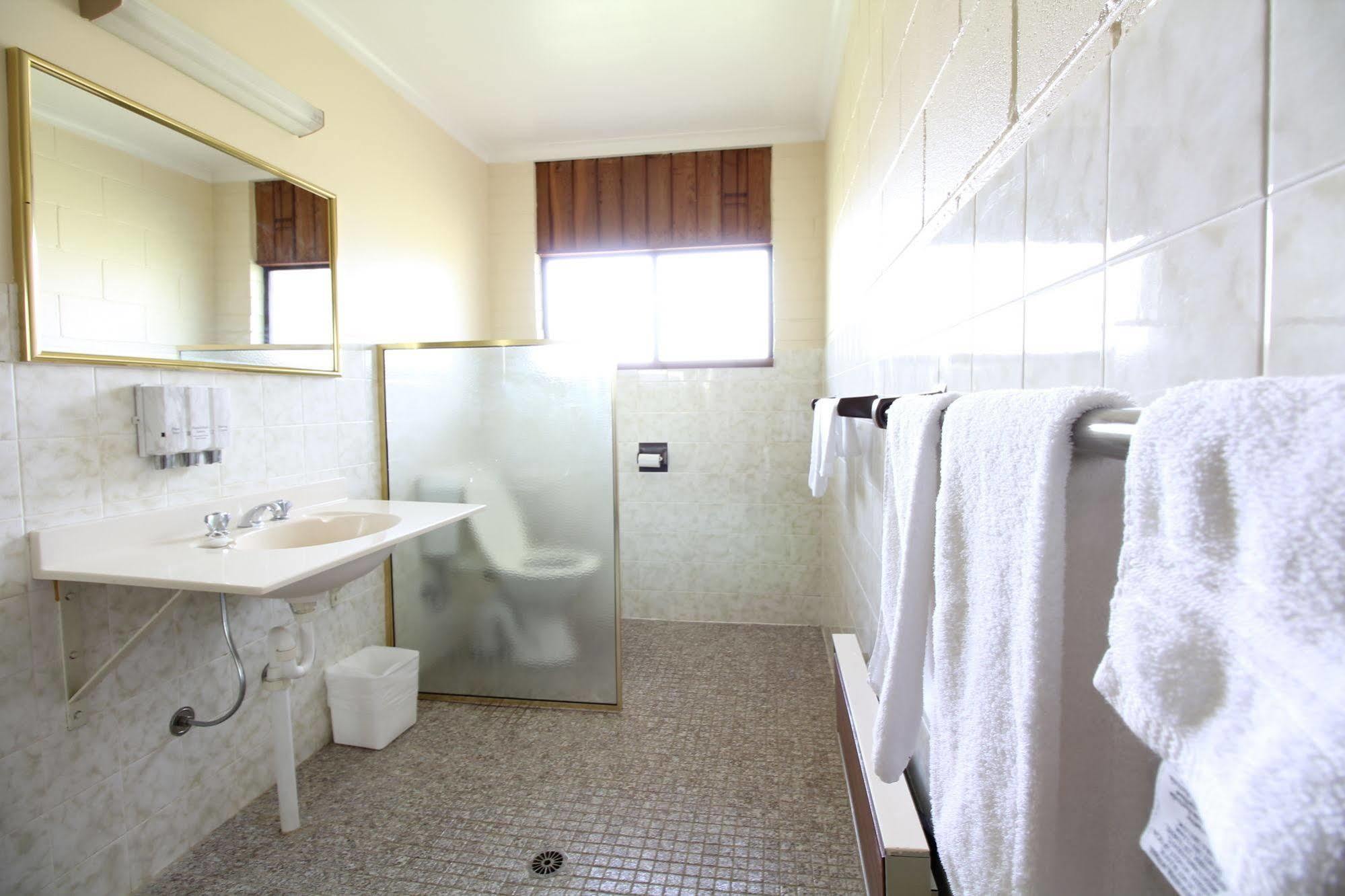 אדמינבי Snowy Mountains Resort And Function Centre מראה חיצוני תמונה
