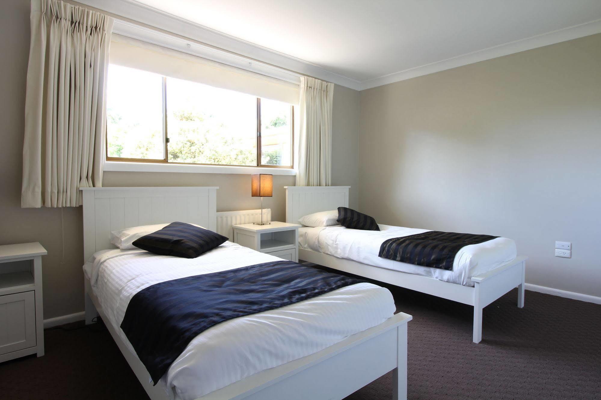אדמינבי Snowy Mountains Resort And Function Centre מראה חיצוני תמונה